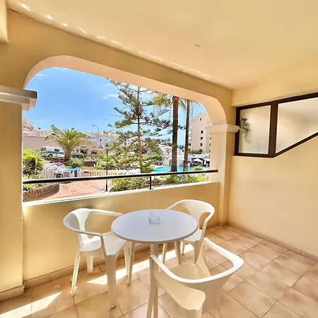 Apartment Bright With Pool & Garden View Ref C014 *