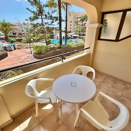 Bright With Pool & Garden View Ref C014 * Los Cristianos (Tenerife)
