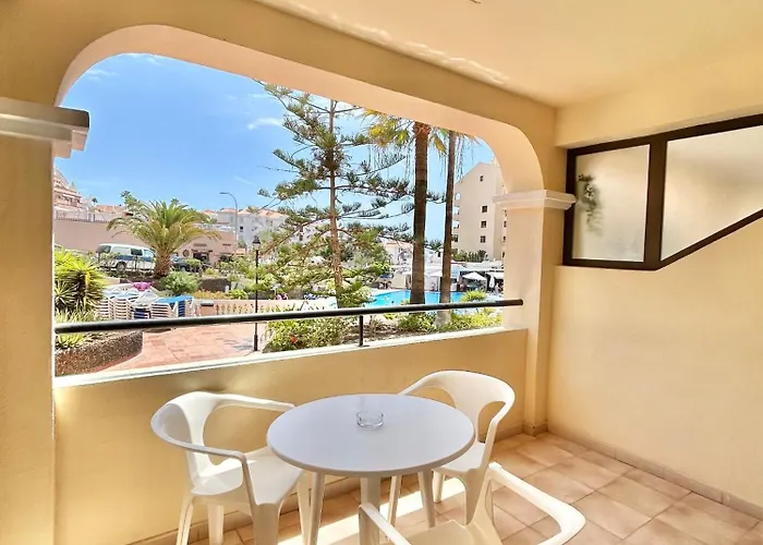 Appartement Bright With Pool & Garden View Ref C014 *