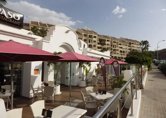 Appartement Bright With Pool & Garden View Ref C014 *