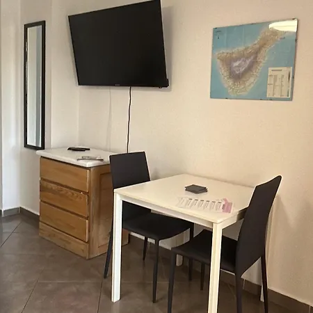 Apartman Bright With Pool & Garden View Ref C014